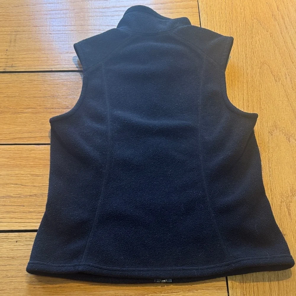 Patagonia Women's Synchilla Fleece vest - Black with Multicolor Logo